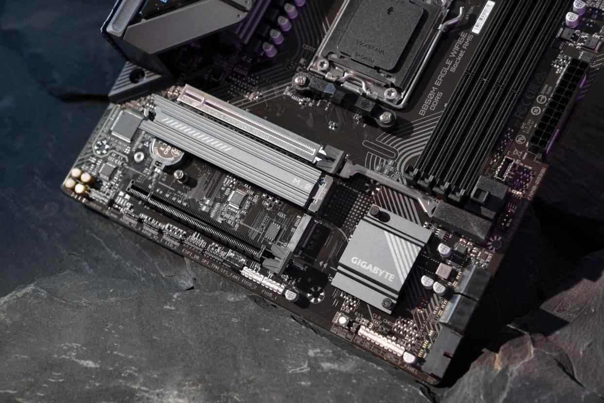 锐龙9000X3D搭配技嘉B850M EAGLE WIFI6E主板组装机性能测评