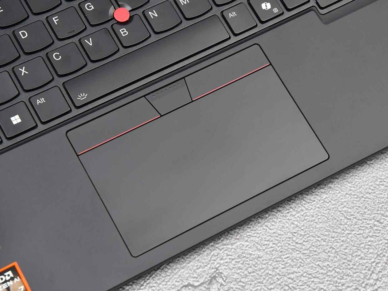 联想小天+Win11 AI双赋能! ThinkPadT14 Gen6AI元启版笔记本评测