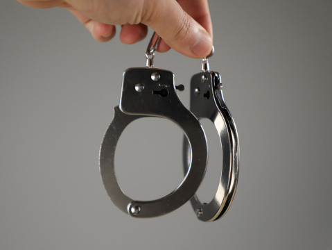 聚众斗殴罪如何保释候审？聚众斗殴罪可以减刑吗？