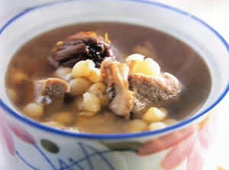  清热止咳喝川贝母蜜枣瘦肉汤