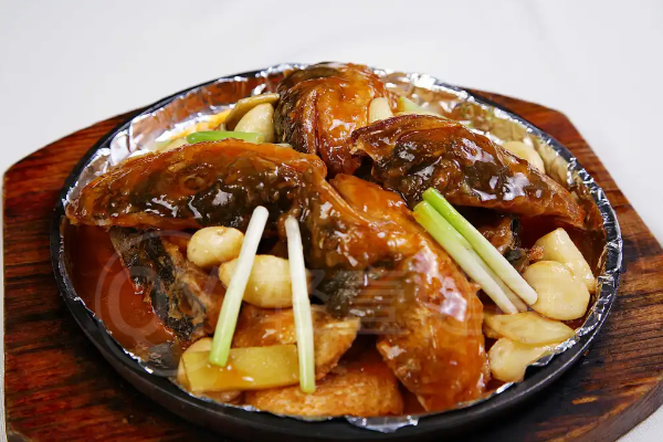 雄鱼头